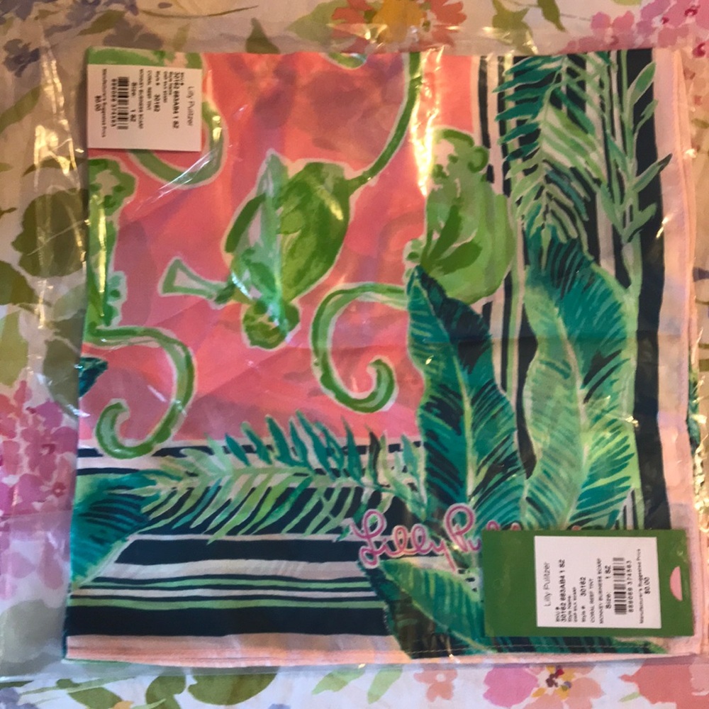 NWT LILLY PULITZER SILK SCARF GWP $200 SPEND